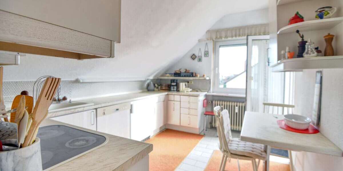 3 ZKB DG & 2 ZKB Souterrain Whg Sofort beziehbar Garage & 2 Stellplätze inkl - Etagenwohnung Neuhofen | Angebot:22649166