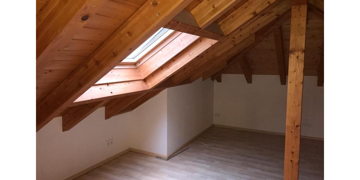 Helle 3 Zimmer–Wohnung mit Studio & Balkon 4 zimmer