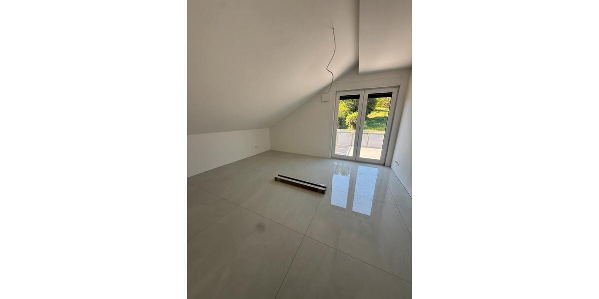 Dachgeschoßwohnung Mörlenbach - 3 Zimmer, 90 m&sup2;, 1.250&euro; | Angebot:26444460