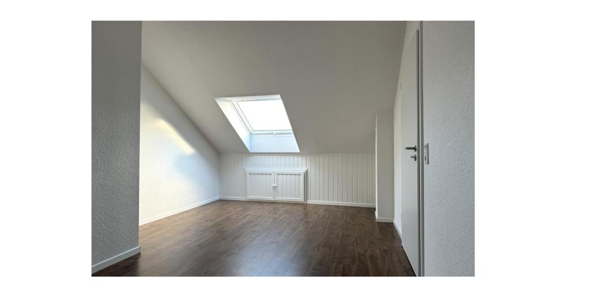 Dachgeschoßwohnung Frankenthal (Pfalz) - 4.5 Zimmer, 131 m&sup2;, 1.350&euro; | Angebot:24479279