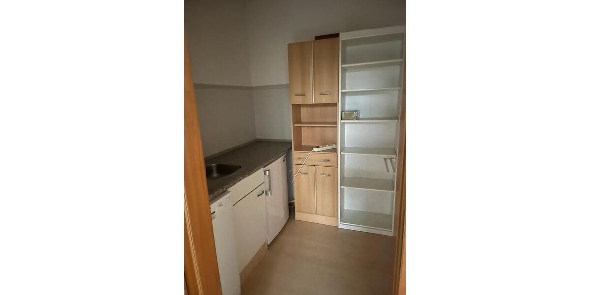 Lager mit große Büro in Ludwigshafen Mundenheim zu vermieten zimmer