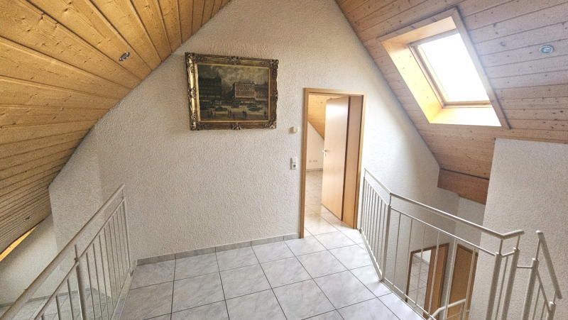 ObjNr:19757 - Sehr gepflegte 3,5 Zi ET-Maisonettewohnung mit Balkon und PkW-Stellplatz in LU-Maudach - Dachgeschoßwohnung Ludwigshafen am Rhein Rheingönheim | Angebot:22925644