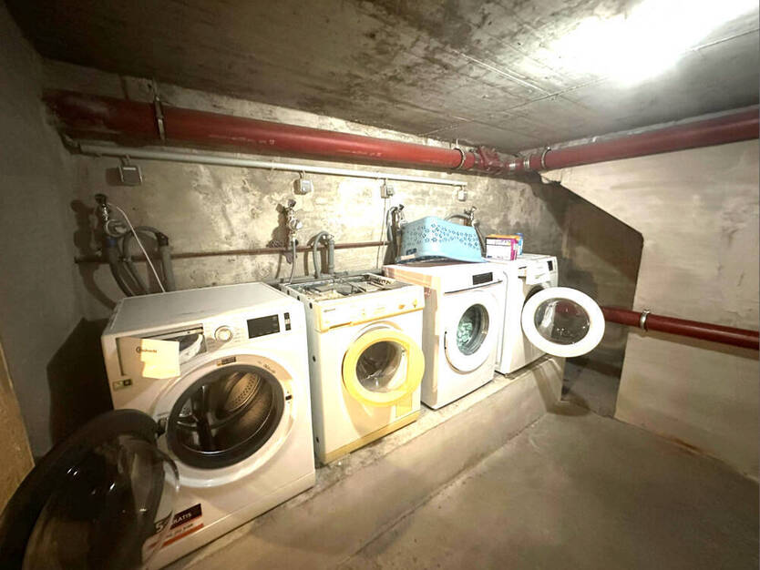 GLOBAL INVEST SINSHEIM | Stilvolle 1-Zimmer-Wohnung im Barockhaus am Mannheimer Schillerplatz