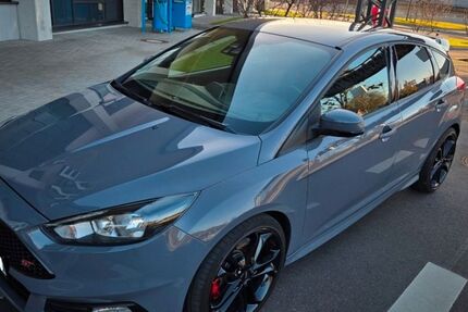 Ford Focus 98.287 km 18.950 &euro; Eppelheim 69214