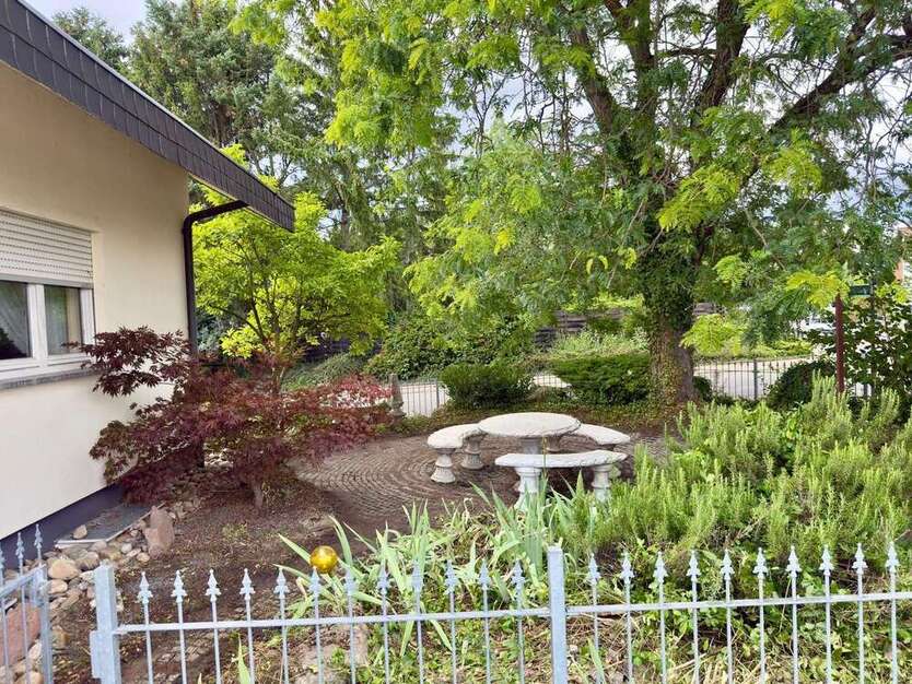 Haus zum Mieten in St. Leon-Rot 2.300 € 300 m²