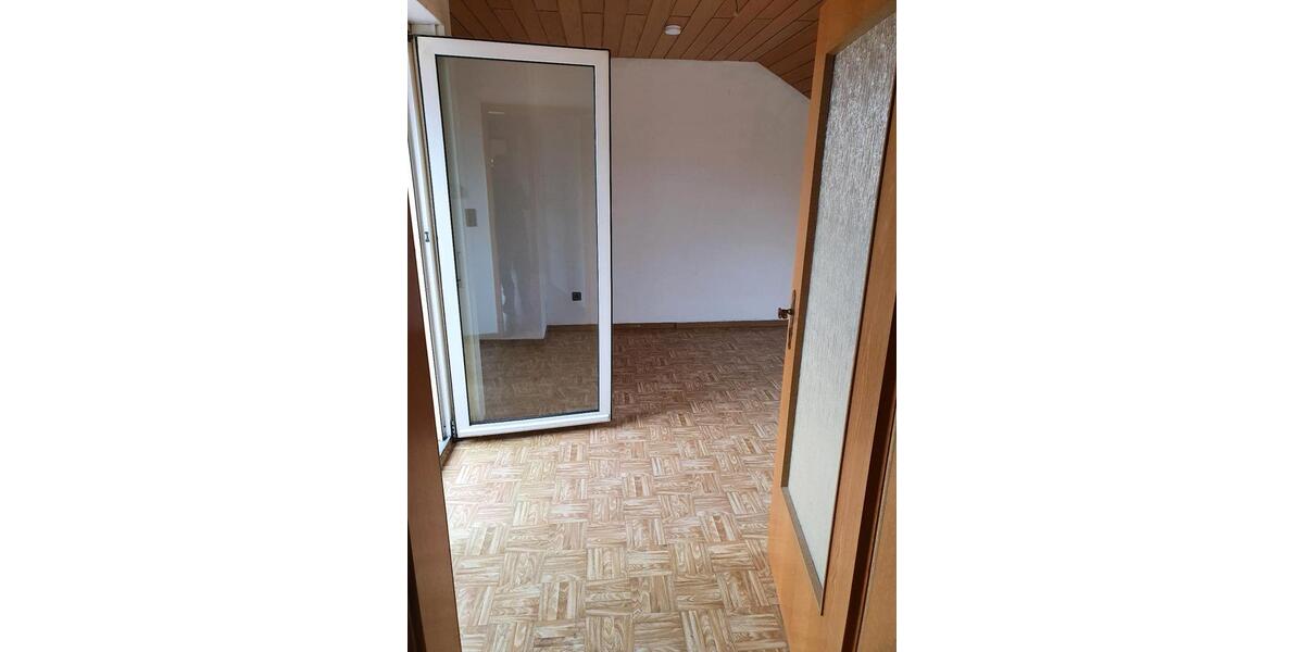 Dachgeschoßwohnung Mannheim Gartenstadt - 3 Zimmer, 75 m&sup2;, 990&euro; | Angebot:26381403