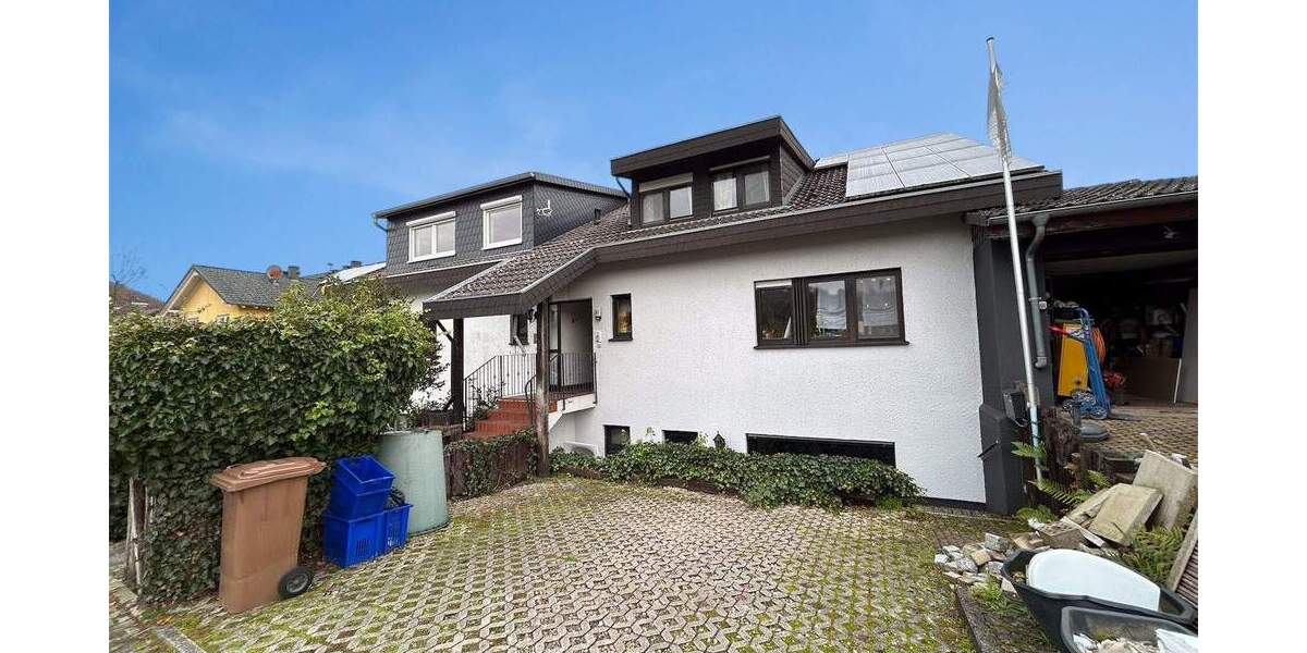 Familienfreundliche Doppelhaushälfte mit Einliegerwohnung und Garten in Bammental 5 zimmer