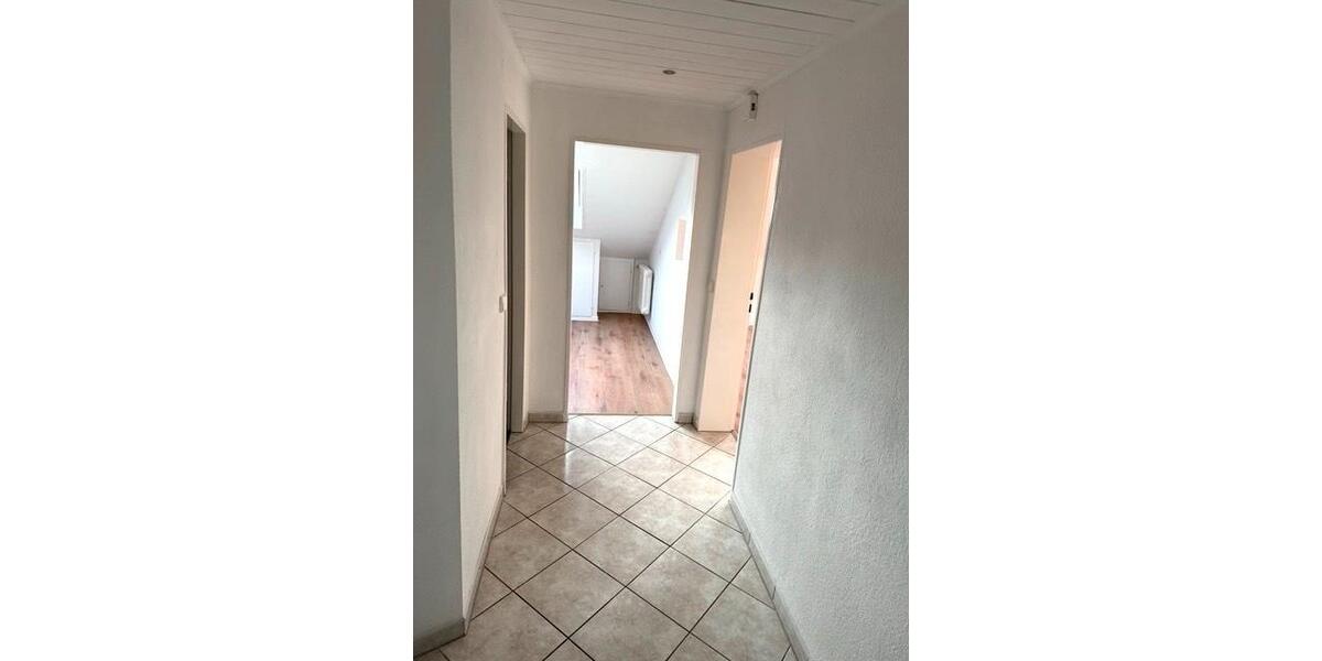 Dachgeschoßwohnung Eppelheim - 3 Zimmer, 60 m&sup2;, 1.200&euro; | Angebot:26145808