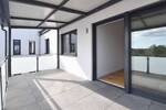 Dachgeschoss-Wohnung mit Sichtgebälk, Aufzug und großem Balkon
