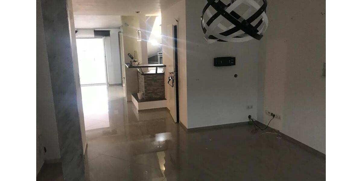 Dachgeschoßwohnung Ludwigshafen am Rhein Ludwigshafen-Hemshof - 3 Zimmer, 95 m&sup2;, 1.120&euro; | Angebot:25370021