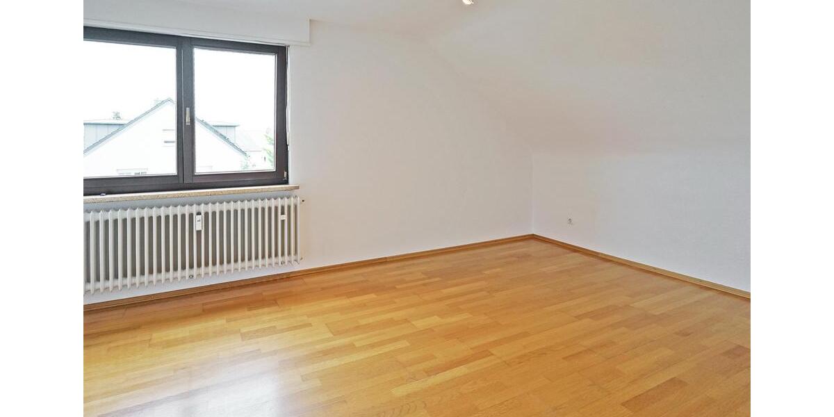 Dachgeschoßwohnung Hockenheim - 2.5 Zimmer, 69 m&sup2;, 1.000&euro; | Angebot:26649605