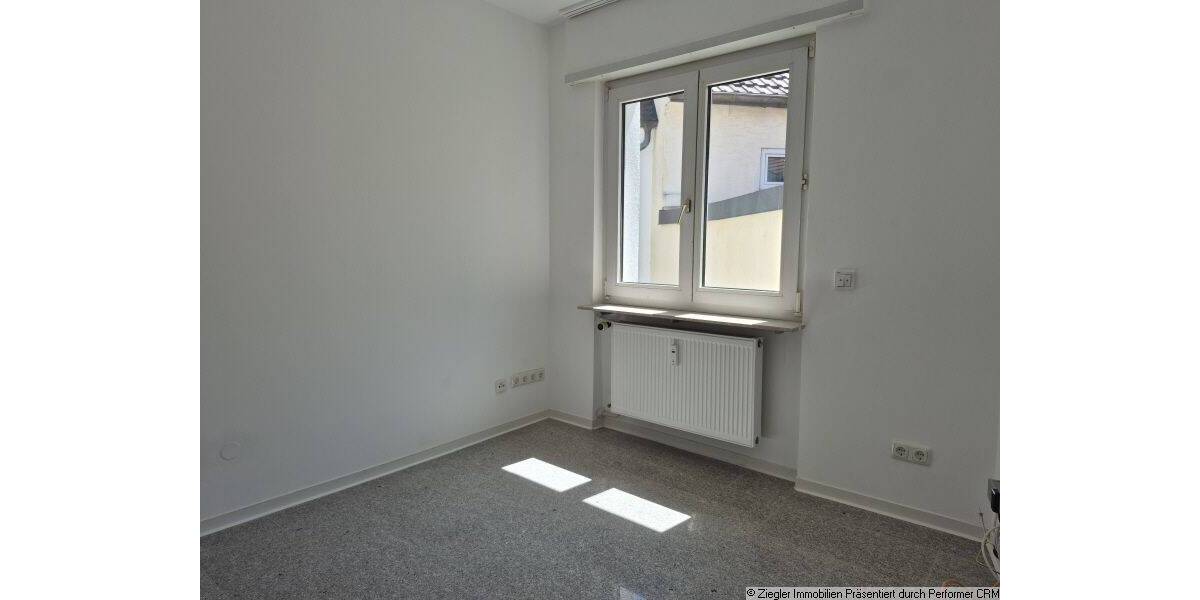 Etagenwohnung Sandhausen - 6 Zimmer, 148 m&sup2;, 1.850&euro; | Angebot:26833552