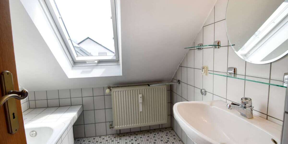 3 ZKB DG & 2 ZKB Souterrain Whg Sofort beziehbar Garage & 2 Stellplätze inkl - Etagenwohnung Neuhofen | Angebot:22649166