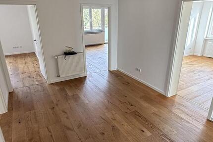 Sehr schöne helle und geräumige 4 Zimmer Wohnung in Limburgerhof 3 zimmer