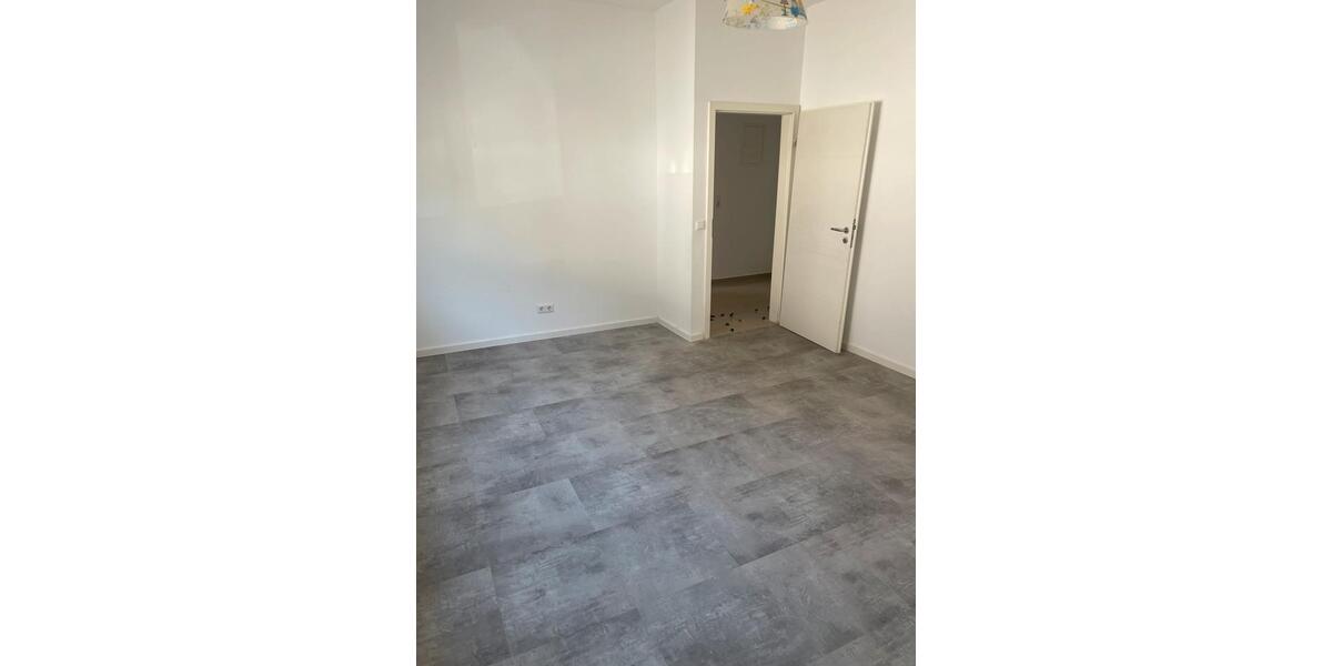 Erdgeschoßwohnung Schwetzingen - 3 Zimmer, 100 m&sup2;, 1.000&euro; | Angebot:26343860