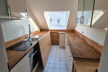 frisch renovierte 2ZKB Wohnung +Einbauküche und Stellplatz 2 zimmer