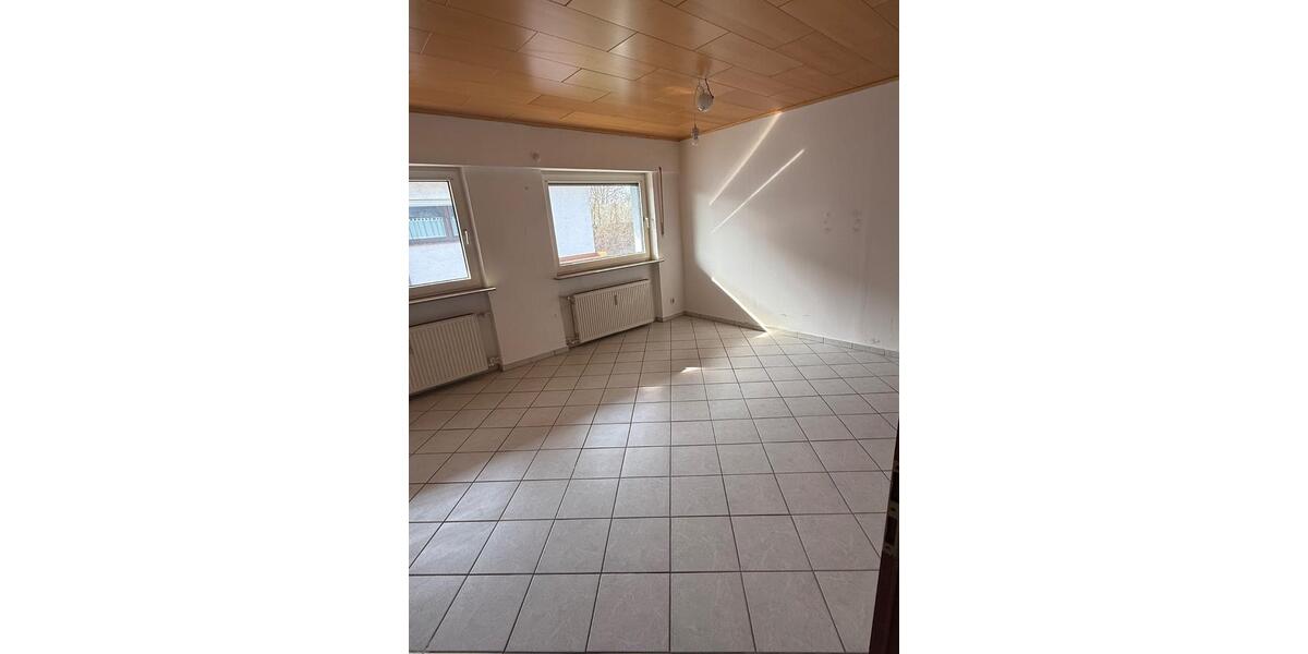 Etagenwohnung Hemsbach - 4.5 Zimmer, 120 m&sup2;, 1.300&euro; | Angebot:25414397