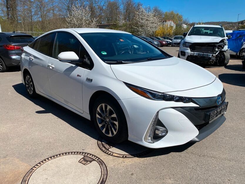 Toyota Prius 115.000 km 21.800 € Mosbach 74821