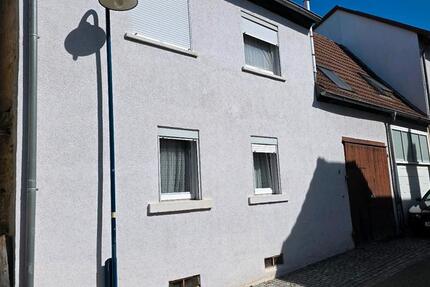 Haus Östringen - 1 Zimmer, 125 m&sup2;, 1.230&euro; | Angebot:26479677