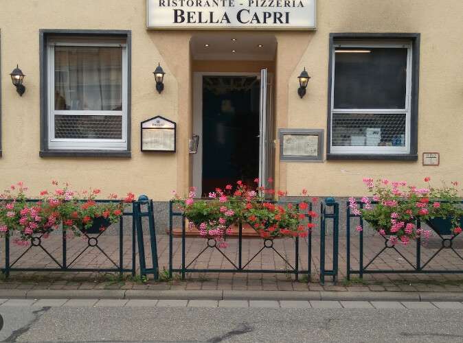 Haus zum Kaufen in Hockenheim 1.649.000 € 247.92 m² 10 zimmer