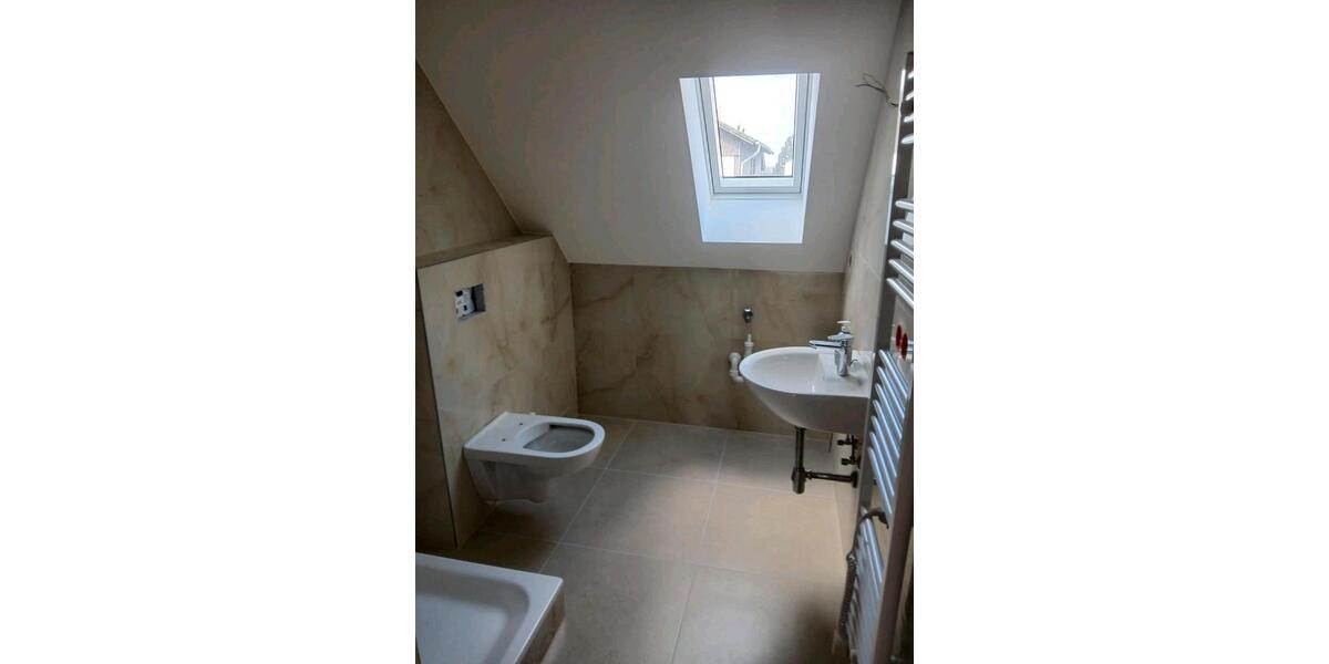 Dachgeschoßwohnung Schwetzingen - 4 Zimmer, 90 m&sup2;, 1.350&euro; | Angebot:26443372