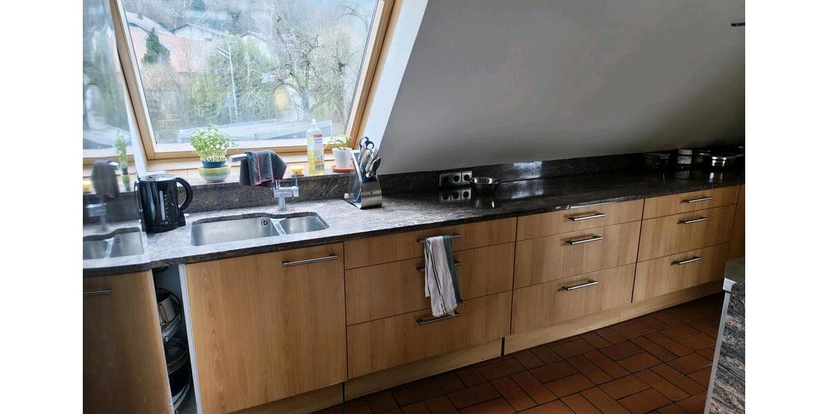 Dachgeschoßwohnung Weinheim - 5 Zimmer, 140 m&sup2;, 1.400&euro; | Angebot:24741696