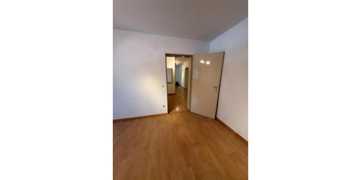 Erdgeschoßwohnung Mannheim Käfertal - 5 Zimmer, 120 m&sup2;, 1.200&euro; | Angebot:26345319