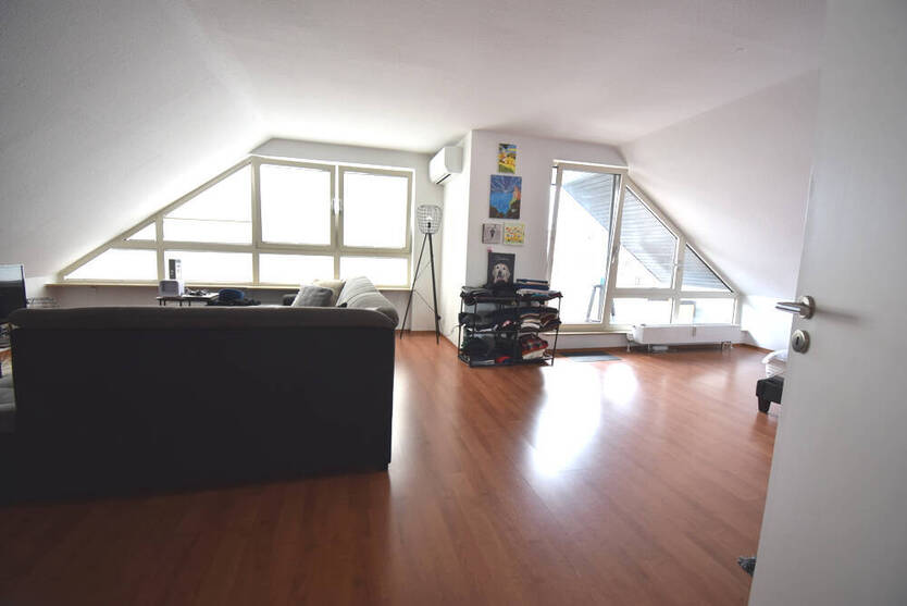 Besondere DG - Wohnung in prima Innenstadtlage