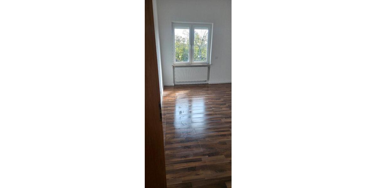 Etagenwohnung Ludwigshafen am Rhein Mundenheim - 3 Zimmer, 85 m&sup2;, 1.300&euro; | Angebot:26336266