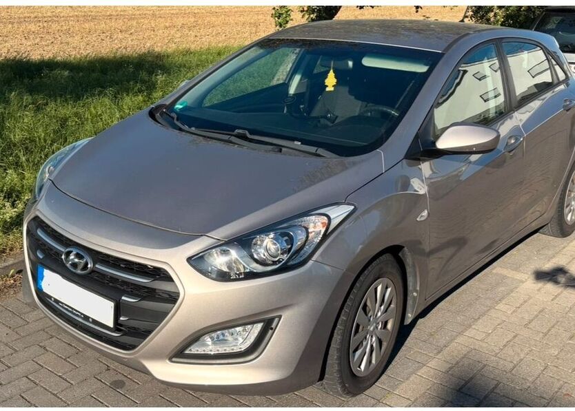i30