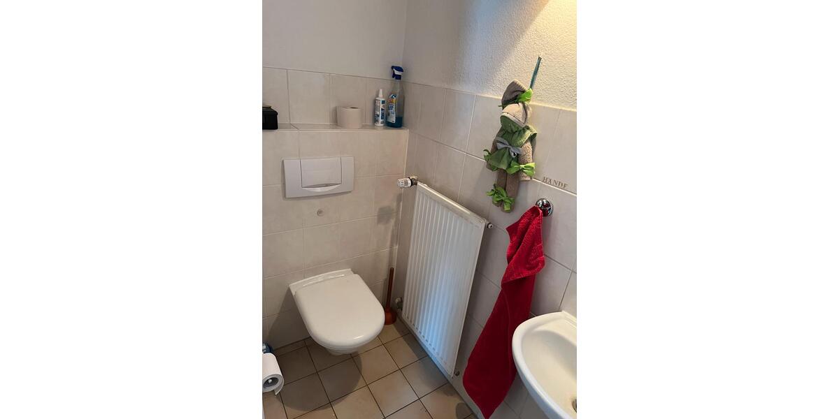 Doppelhaushälfte auf großem Grundstück - verkehrsgünstig gelegen 5 zimmer