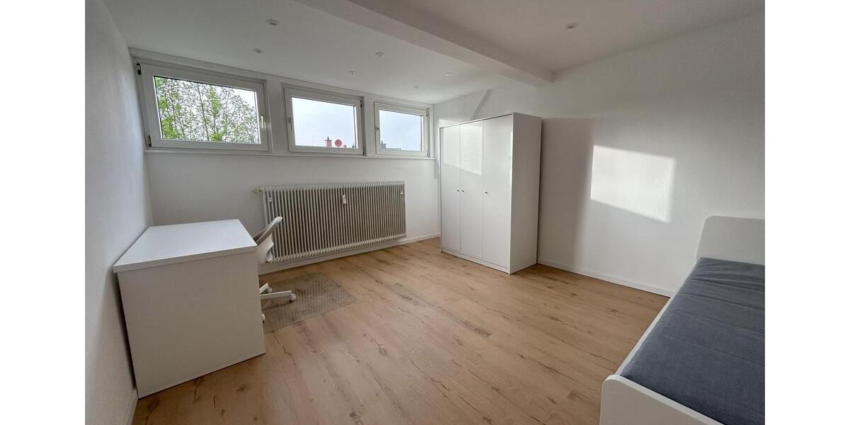 Zimmer frei in unserer moderner 5er WG – Riedsaumstraße 53, Ludwigshafen 1 zimmer