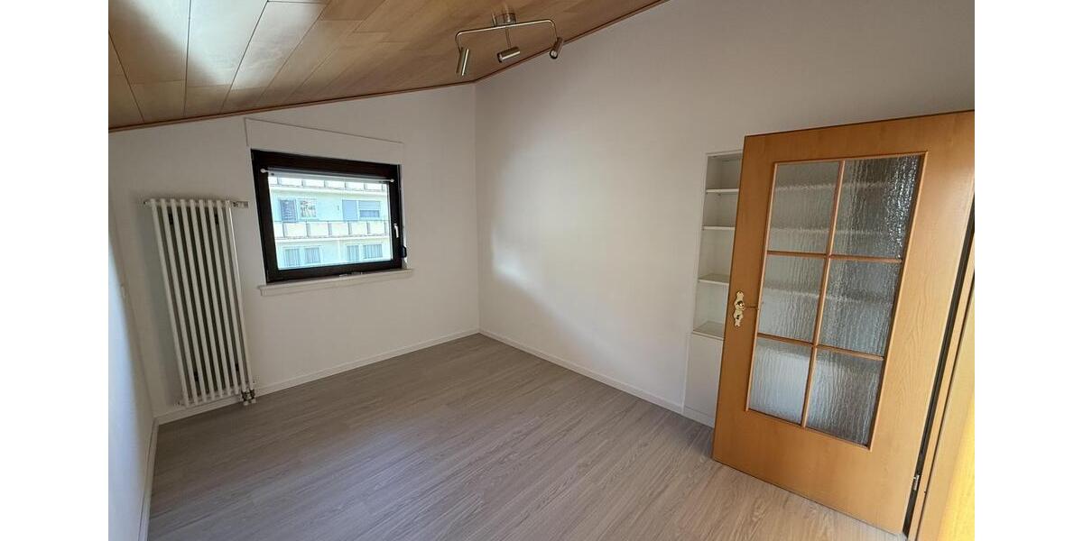 Dachgeschoßwohnung Leimen - 3 Zimmer, 92 m&sup2;, 1.200&euro; | Angebot:26167355