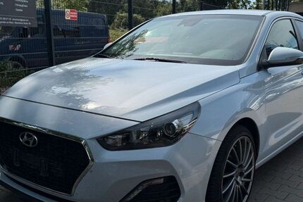 Hyundai i30 154.527 km 9.800 € LUDWIGSHAFEN AM RHEIN 67071