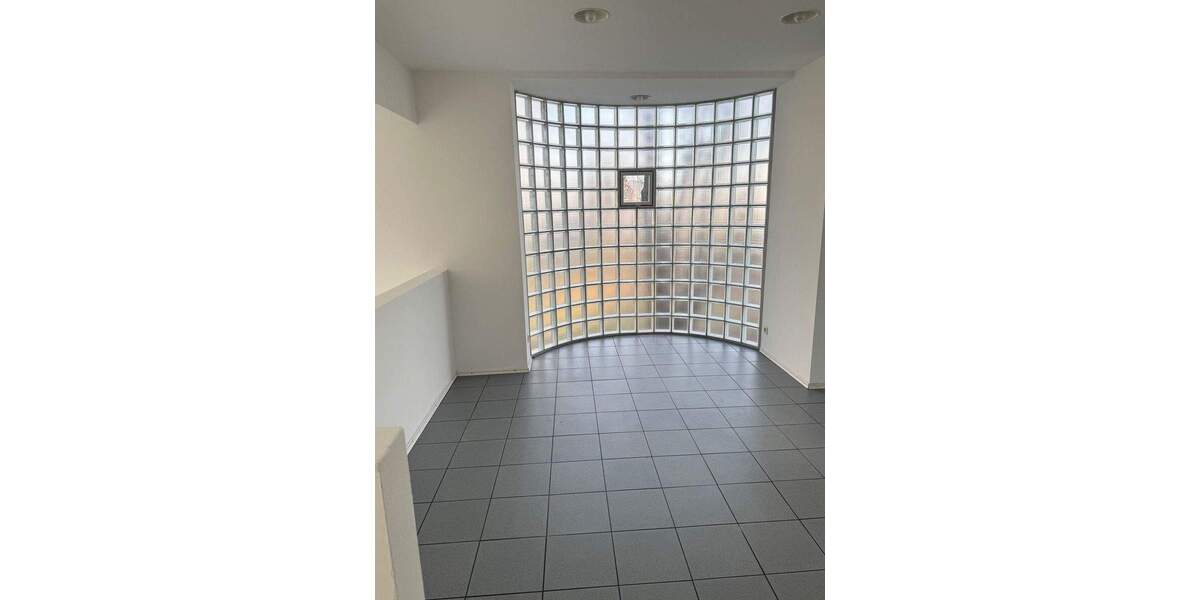 GERADLINIG: MODERNES, LOFTARTIGES HAUS MIT ZWEI STELLPLÄTZEN! 3 zimmer