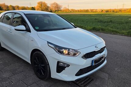 Kia ceed / Ceed 68.000 km 12.100 &euro; Forst 76694