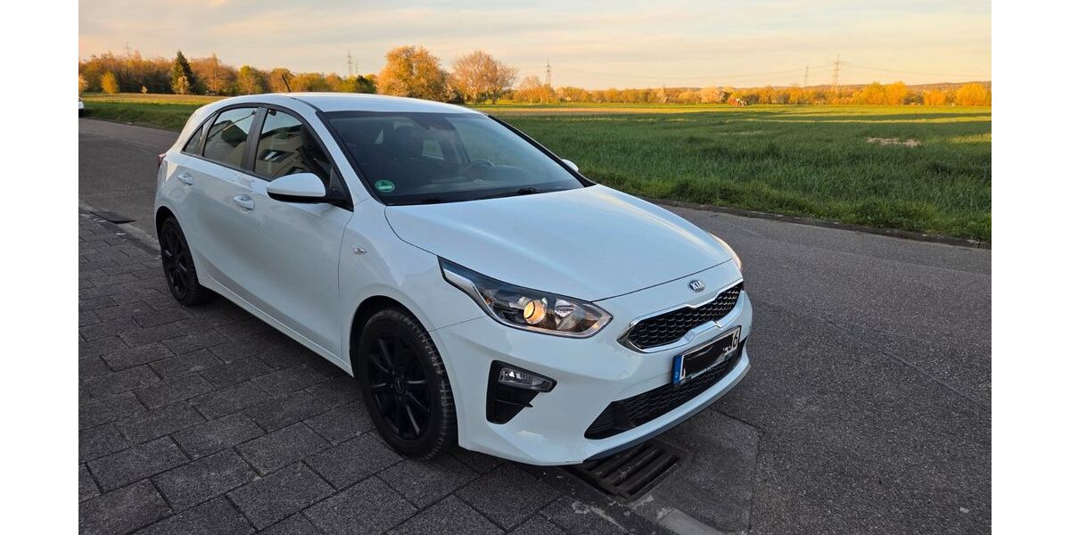 Kia ceed / Ceed 68.000 km 12.100 &euro; Forst 76694
