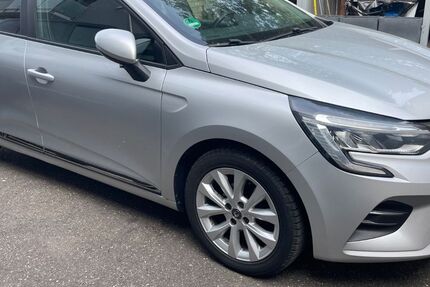 Renault Clio 106.051 km 7.999 &euro; Bad schönborn 76669