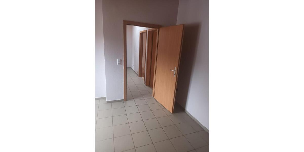 Etagenwohnung Weinheim - 2 Zimmer, 67 m&sup2;, 770&euro; | Angebot:26395521