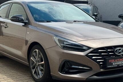 Hyundai i30 81.000 km 15.650 &euro; Mannheim 68199