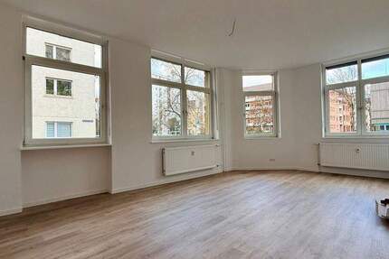 Erstbezug nach Sanierung - helle 3 ZKB-Erdgeschoss Altbauwohnung 3 zimmer