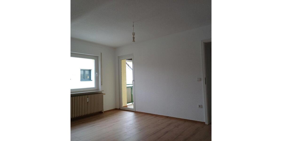 Dachgeschoßwohnung Laudenbach - 3.5 Zimmer, 92 m&sup2;, 1.180&euro; | Angebot:25334963