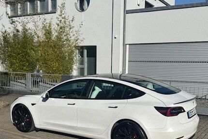 Tesla Model 3 18.994 km 30.699 &euro; Oftersheim 68723