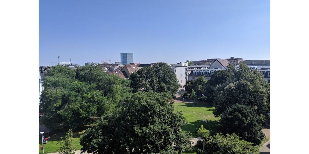Provisionsfrei* DG mit Terrasse und TG-Stellplatz am Schillerplatz 2 zimmer