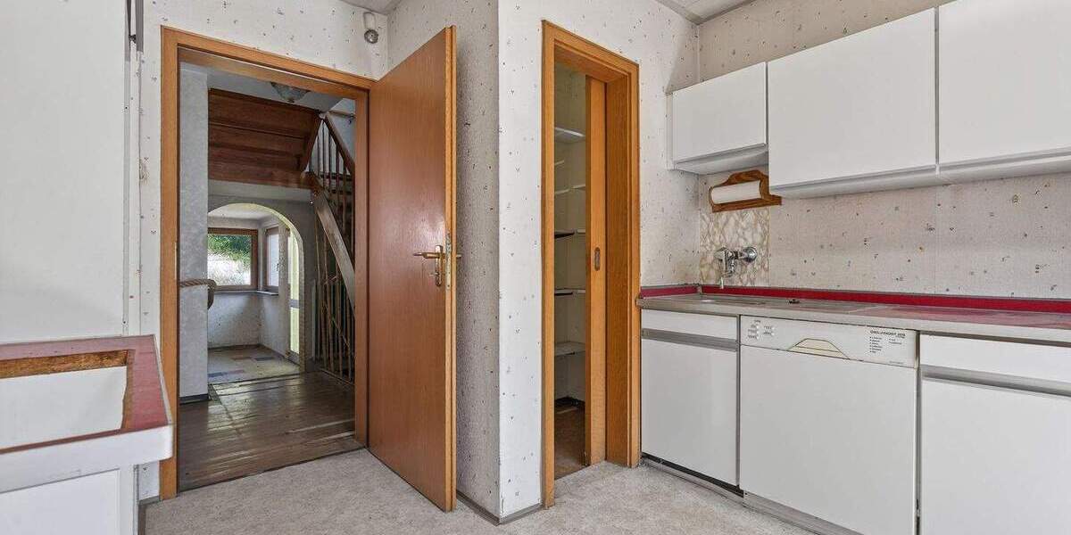 Charme der 50er trifft Raum für Ihre Ideen - Doppelhaushälfte mit großem Garten in Odenheim 3 zimmer