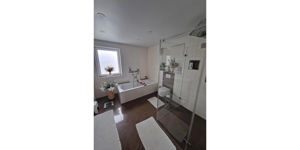 Doppelhaushälfte Sinsheim - 9 Zimmer, 245 m&sup2;, 799.000&euro; | Angebot:25478547