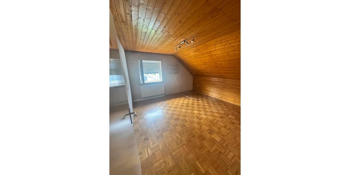 Einfamilienhaus Sinsheim - 7 Zimmer, 100 m&sup2;, 400.000&euro; | Angebot:26803145
