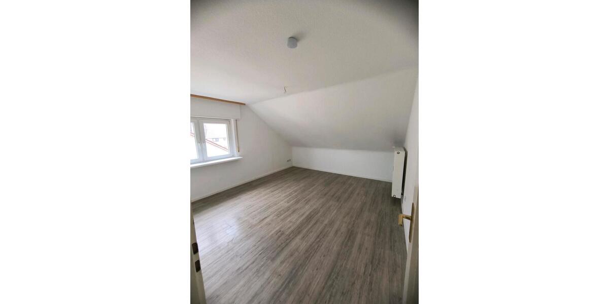 Dachgeschoßwohnung Edingen-Neckarhausen Neckarhausen - 2.5 Zimmer, 58 m&sup2;, 870&euro; | Angebot:26340732