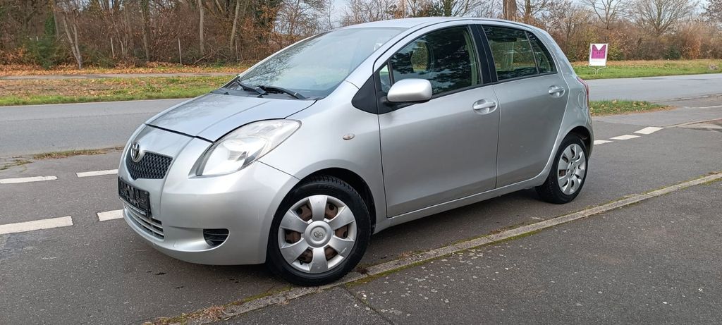 Toyota Yaris 181.100 km 1.600 € Mannheim 68169
