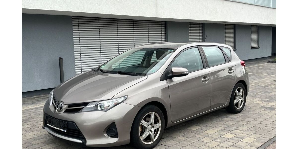 Toyota Auris 169.000 km 6.900 € Plankstadt 68723